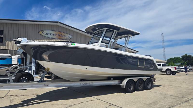 2020 Robalo 272 CC