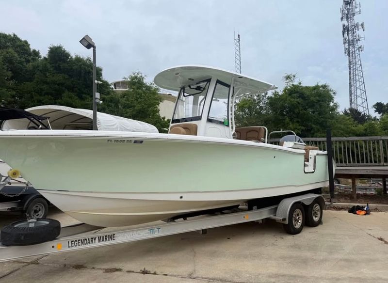 2019 Sea Hunt 255 SE