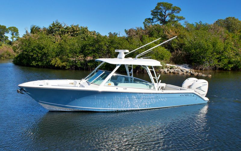 2020 Cobia 330 DC