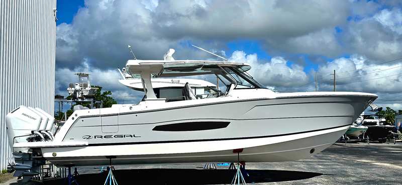 2026 Regal 38 SAV