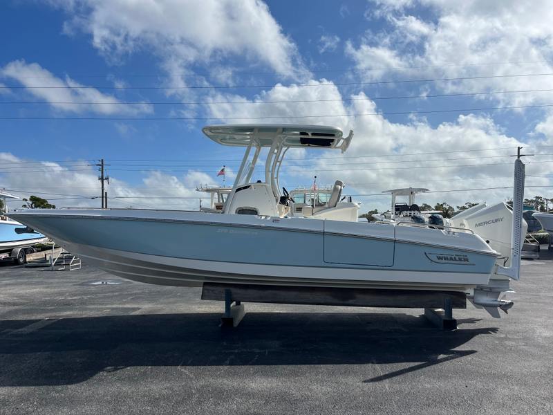 2020 Boston Whaler 270 Dauntless